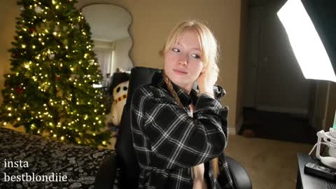 Chloe Next stream on Friday online show from December 7, 5:31 pm