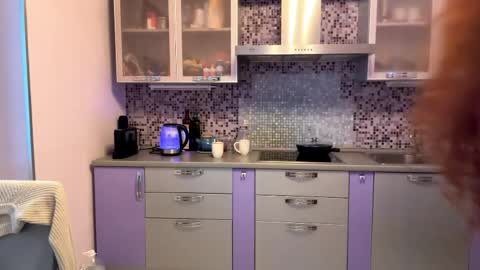 Bella online show from April 9, 2:44 pm