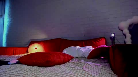 Kami online show from April 24, 4:32 pm