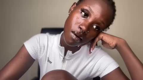 Snapshot of betty_fire_ chatting on February 8, 1:22 pm Adah online show from February 8, 1:22 pm