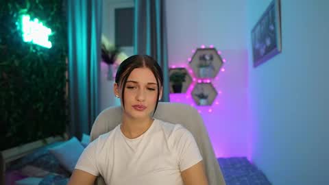 Betty Grey online show from September 18, 6:39 pm