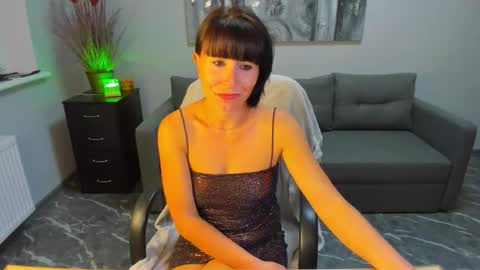 Snapshot of betty_jone chatting on September 12, 6:03 am Betty online show from September 12, 6:03 am