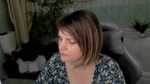 Betty online show from April 1, 1:41 pm