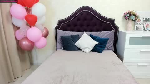 Mila Sweet online show from February 18, 4:26 am