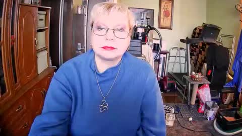 BeverlyQCynia online show from October 13, 11:02 am