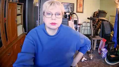 BeverlyQCynia online show from November 2, 1:03 pm