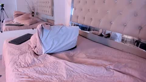 bianca_angel_ online show from June 24, 8:52 pm