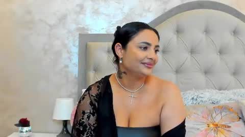 Bianca Vale online show from July 7, 5:32 am