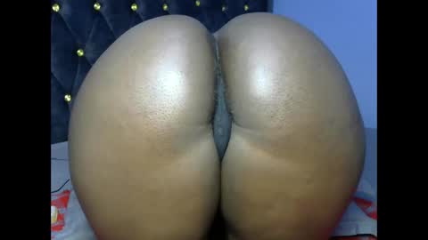 Snapshot of big_black_bootyy chatting on October 16, 1:14 pm bbw online show from October 16, 1:14 pm