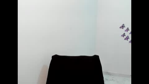 emilia online show from February 25, 1:48 am