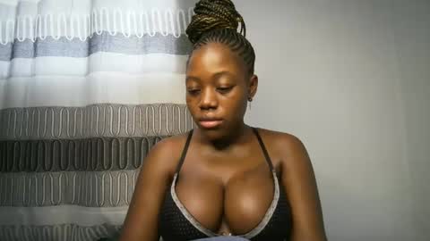 bigass001_ online show from December 5, 9:39 am