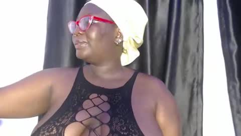 bella online show from March 8, 7:18 pm