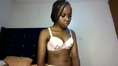 bigbaby004 online show from May 17, 10:53 pm