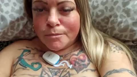 Snapshot of bigblueeyesmomma chatting on January 29, 7:32 pm Tiffany online show from January 29, 7:32 pm