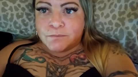 Snapshot of bigblueeyesmomma chatting on January 24, 1:13 am Tiffany online show from January 24, 1:13 am