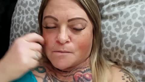 Snapshot of bigblueeyesmomma chatting on January 25, 11:00 pm Tiffany online show from January 25, 11:00 pm