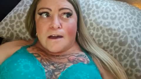 Snapshot of bigblueeyesmomma chatting on January 21, 11:55 pm Tiffany online show from January 21, 11:55 pm