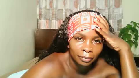 Vee online show from May 11, 1:08 am