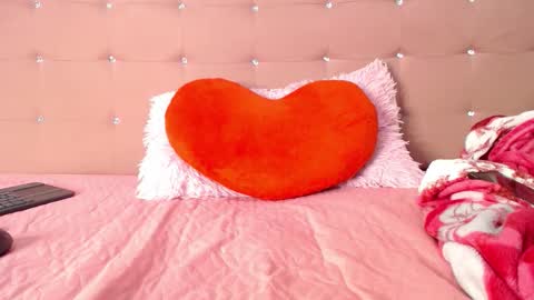 Snapshot of bigclit_luisa chatting on September 22, 2:43 am bigclit_luisa online show from September 22, 2:43 am