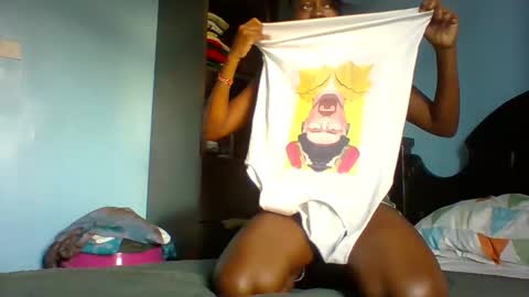 pretty online show from May 10, 2:19 pm