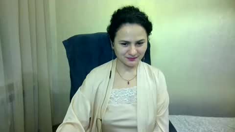 Snapshot of bililay chatting on December 15, 10:48 pm DOM NIKA online show from December 15, 10:48 pm