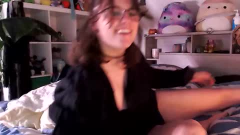 Billie Wilde twitter BillieWildeLove online show from December 21, 10:57 pm