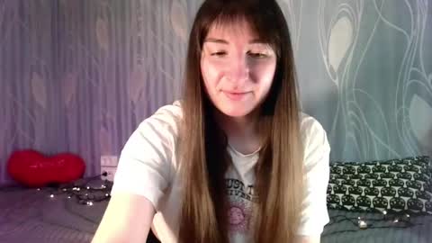 birdie_kiss online show from May 18, 1:28 pm