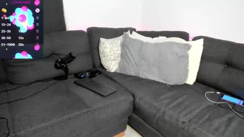 Jenn online show from March 10, 2:26 am