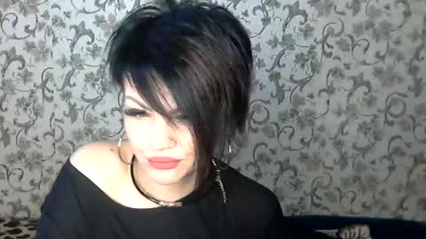 black_hot_01 online show from October 20, 6:27 am