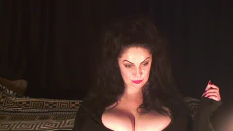 Sarah online show from April 11, 12:50 am