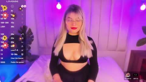 Sophie online show from June 13, 1:52 pm