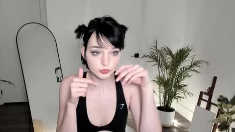 Ella online show from November 3, 5:44 am