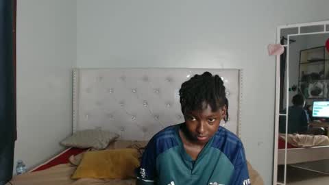 Snapshot of blackmelaninqueen chatting on October 8, 7:35 am Cleo online show from October 8, 7:35 am