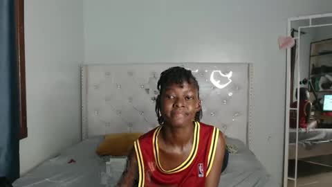 Snapshot of blackmelaninqueen chatting on October 1, 7:13 am Cleo online show from October 1, 7:13 am
