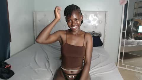 Snapshot of blackmelaninqueen chatting on September 24, 3:49 am Cleo online show from September 24, 3:49 am