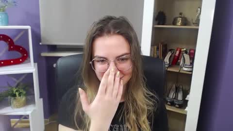 Z O E Y online show from January 11, 5:41 am