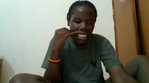 SARAH online show from October 18, 7:04 pm