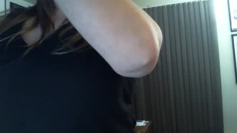 Snapshot of bladesizzo3111 chatting on January 26, 8:03 am bladesizzo3111 online show from January 26, 8:03 am