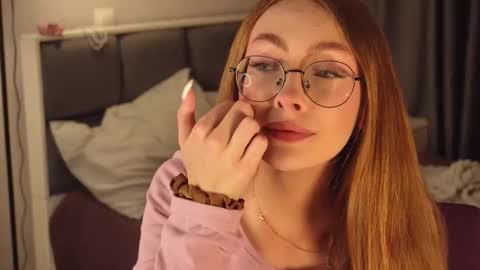  LiLy online show from September 8, 3:33 pm