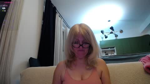Karina online show from January 17, 8:33 pm