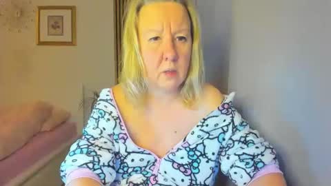 Nicole online show from January 4, 4:22 pm