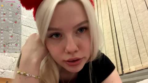 Aria  online show from April 3, 11:14 pm