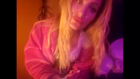 Gia  online show from February 16, 10:10 pm