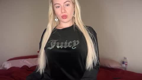 blondebunny999 online show from May 19, 2:18 am