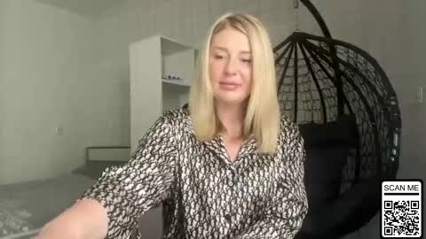 blondie_xoxoxo online show from May 20, 9:39 am
