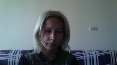 Snapshot of blondiepam23 chatting on January 20, 9:35 am BlondiePam online show from January 20, 9:35 am
