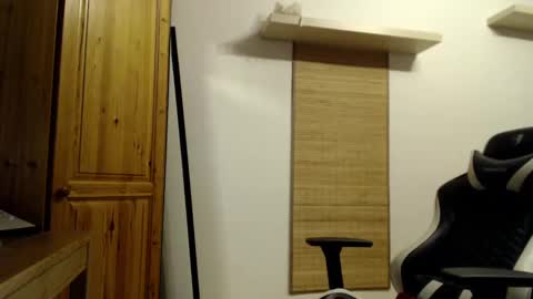 Snapshot of blondyelena chatting on February 2, 5:48 pm blondyelena online show from February 2, 5:48 pm