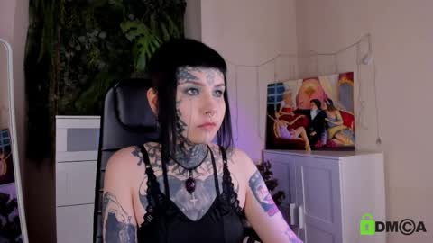 Mary online show from April 5, 8:08 pm