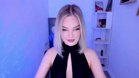 Snapshot of bloomingheart chatting on March 3, 7:46 pm Sophia online show from March 3, 7:46 pm