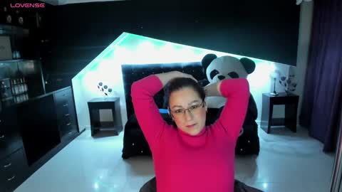 Snapshot of blue_grey_ chatting on October 28, 3:56 am Blue online show from October 28, 3:56 am